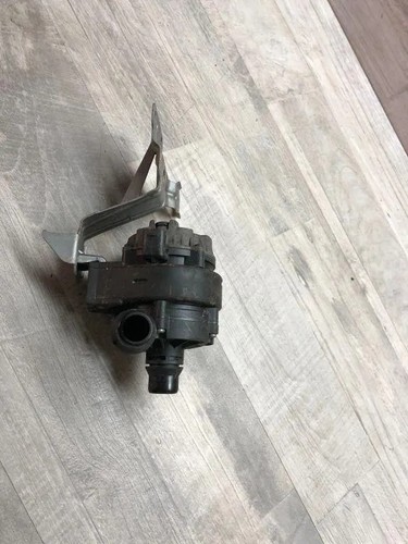 BMW 5 G30 Zirkulationswassermotor 0392024064 20171104 8638238 2.00 34981153