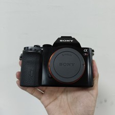 Sony A7R 36.4MP Mirrorless Digital SLR Camera Body Only w/Battery,Charger 95%NEW