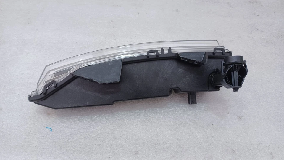 LAND ROVER RANGE ROVER VELAR L460 2022-2024 LED LEFT FOG LIGHT DRL 1229103 - Image 3 of 4