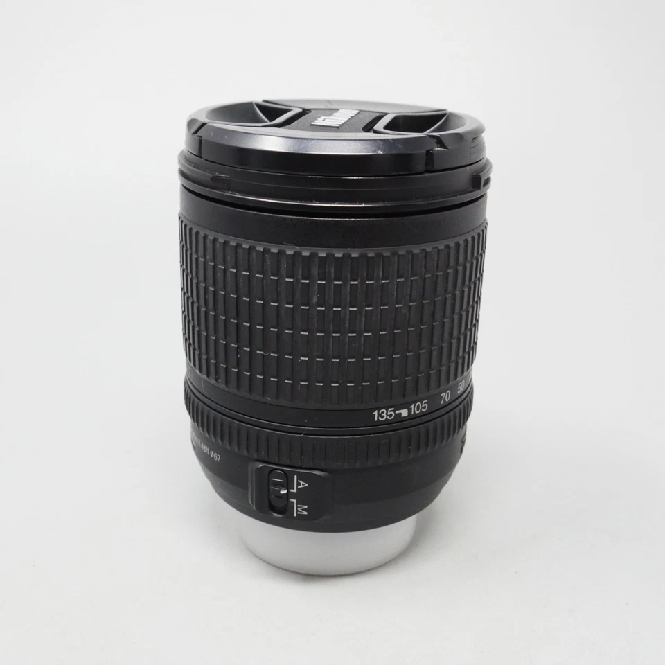 Lente para cámara Nikon AF-S DX NIKKOR 18-135 mm f/3,5-5,6 G ED Foto 4 de 4