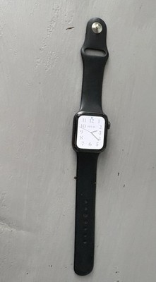 Apple Watch Series 6 40mm Aluminum Black Case Silicone Band Water-Resistant