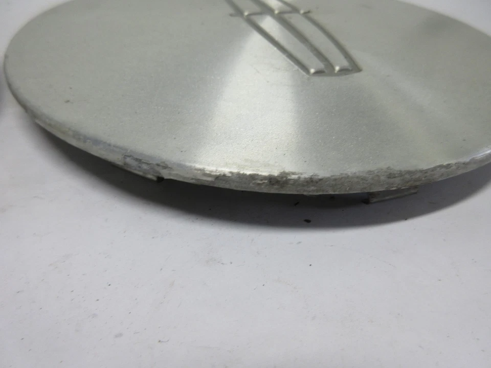 1993-1998 Lincoln Mark VIII Aluminum Wheel Center Cap F3LC-1A096-GA Set of (2) Foto 3 de 4