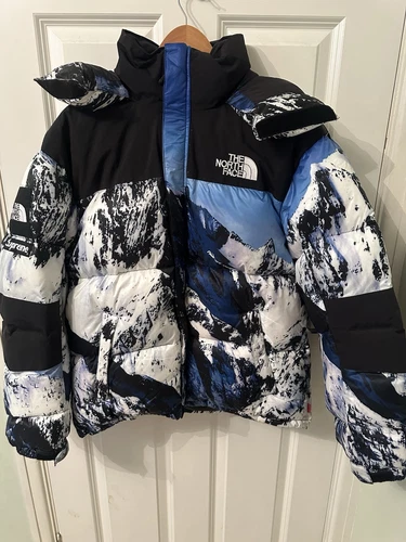 Doudoune Supreme x The North Face TNF Snow Mountain Baltoro FW17 (taille moyenne)
