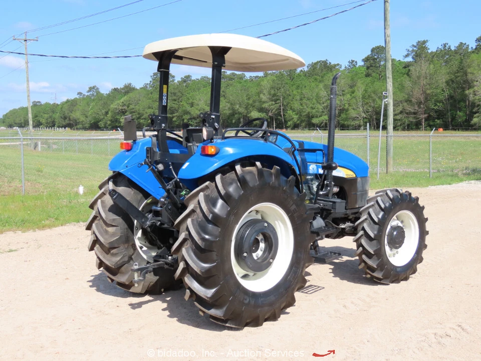New Holland TD5040 4WD Diesel Tractor Utility Ag Farm 88hp PTO 3PT bidadoo -New - Image 4 of 4