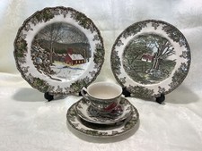JOHNSON BROS FRIENDLY VILLAGE FIVE PIECE DINNER SERVICE SETTING