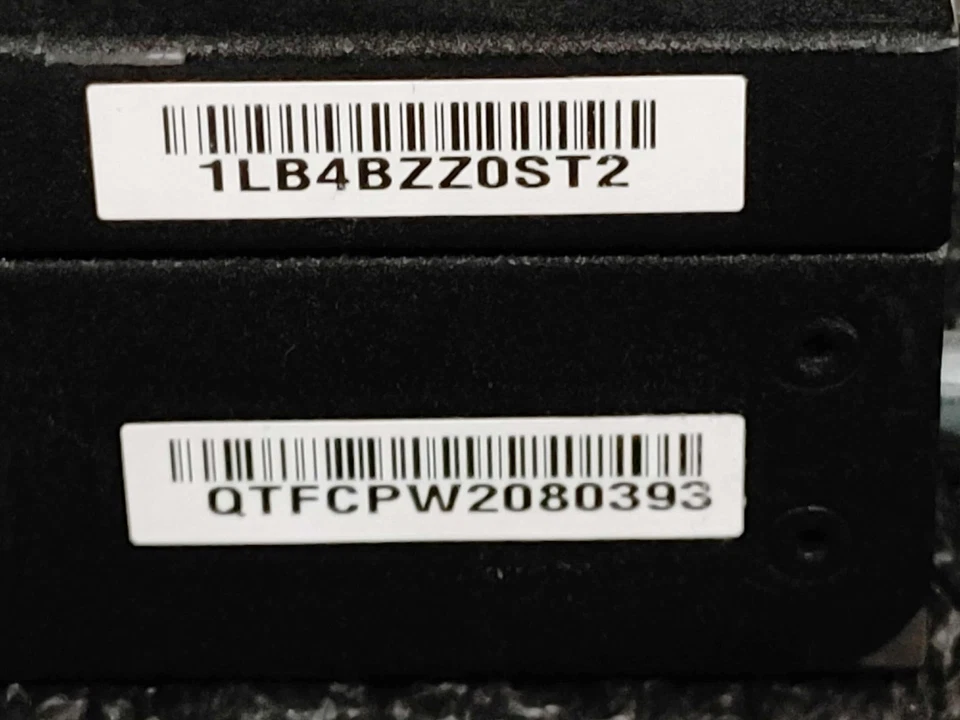 Conmutador de red Quanta LB4M 10 GB 48 puertos SFP+ con 2-RJ45 Foto 2 de 4