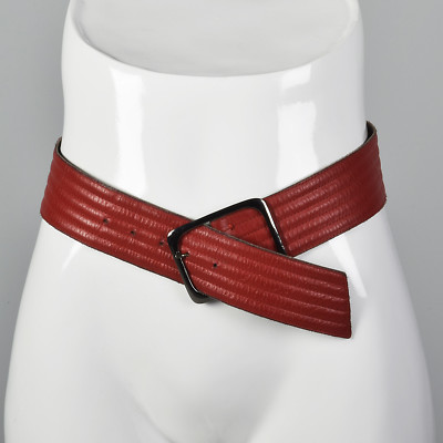 Vintage Yves Saint Laurent Red Textured Belt - Size Small Vintage Yves Saint Laurent Red Leather Belt With Heart, 70s  main image 2