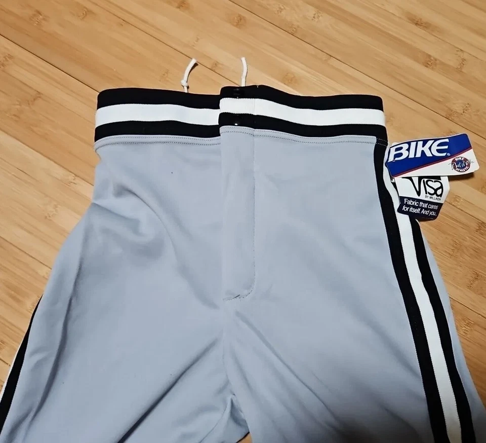 Pantalones de béisbol VINTAGE Bike Team nuevos con etiquetas talla juvenil mediana 27 pulgadas X 23 pulgadas Hecho en EE. UU. Foto 3 de 4