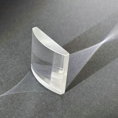 Flat cylindrical lens 26 X26 MM Focal length 50MM