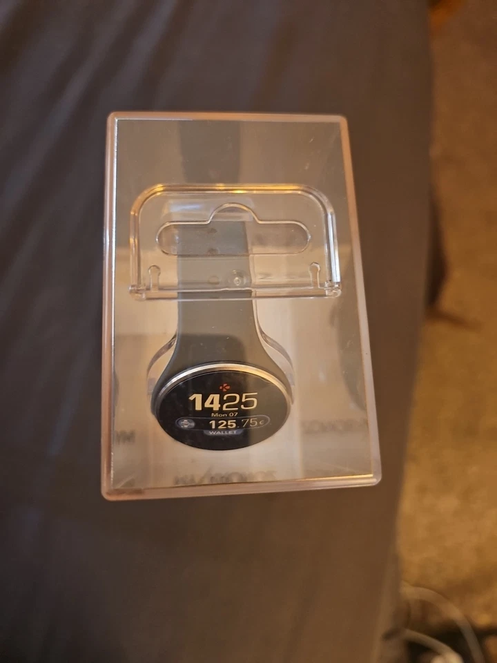 MyKronoz ZeCircle Activity Tracker W/NFC Contactless Payment  - Image 3 of 4