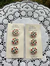 6 WHITE GLASS VINTAGE BUTTONS CARDS w/ RED BLUE GREEN GOLD rim SEWING KNIT 19mm