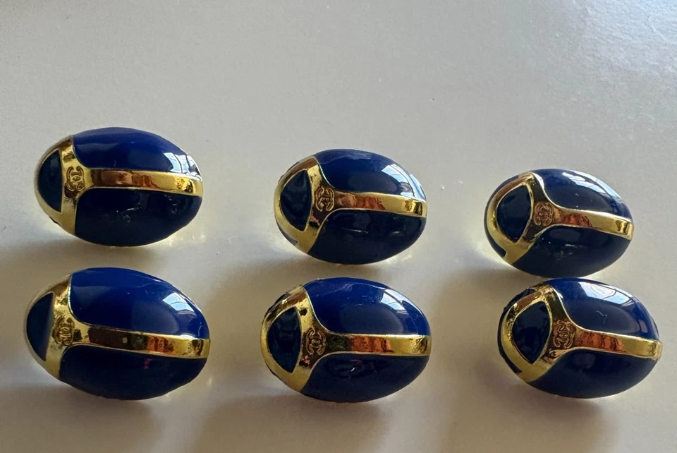 CHANEL Oval Scarab Design 2 cm Rare Button Set of 6 Royal Blue & Gold - CC Logo - Image 3 of 4