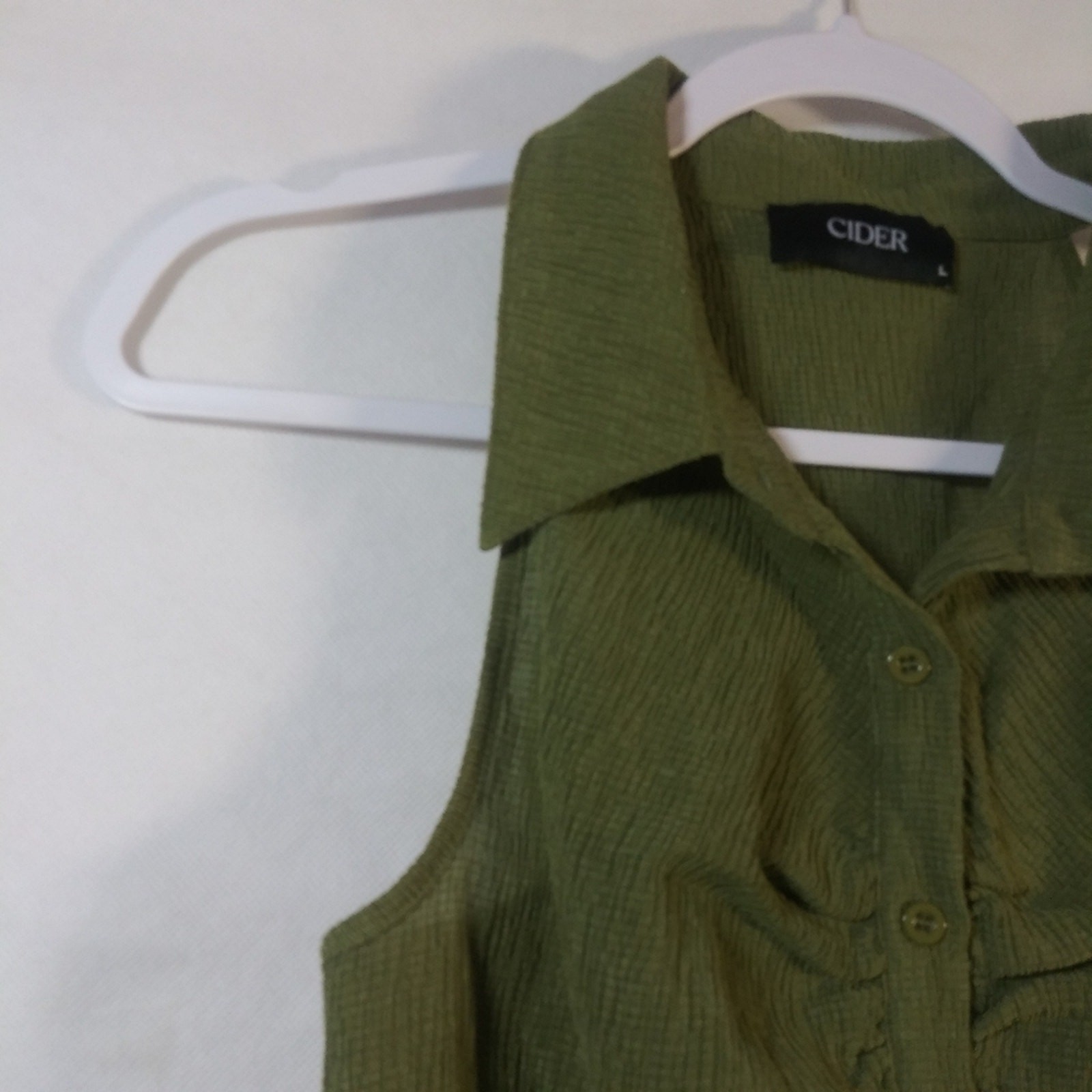 CIDER GREEN SOLID TEXTURE COLLAR CROP TOP SIZE L - image 3