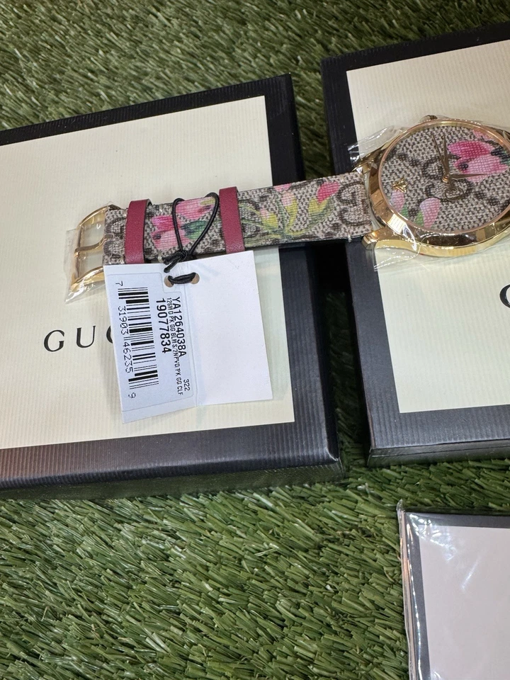 Reloj con correa de lona Gucci G-Timeless rosa flor para dama YA1264038A Foto 4 de 4