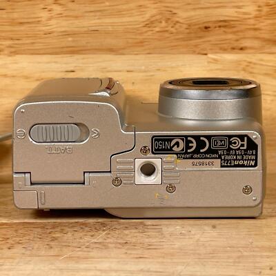 Nikon Coolpix 775 Digital Camera 2.1MP 1.7