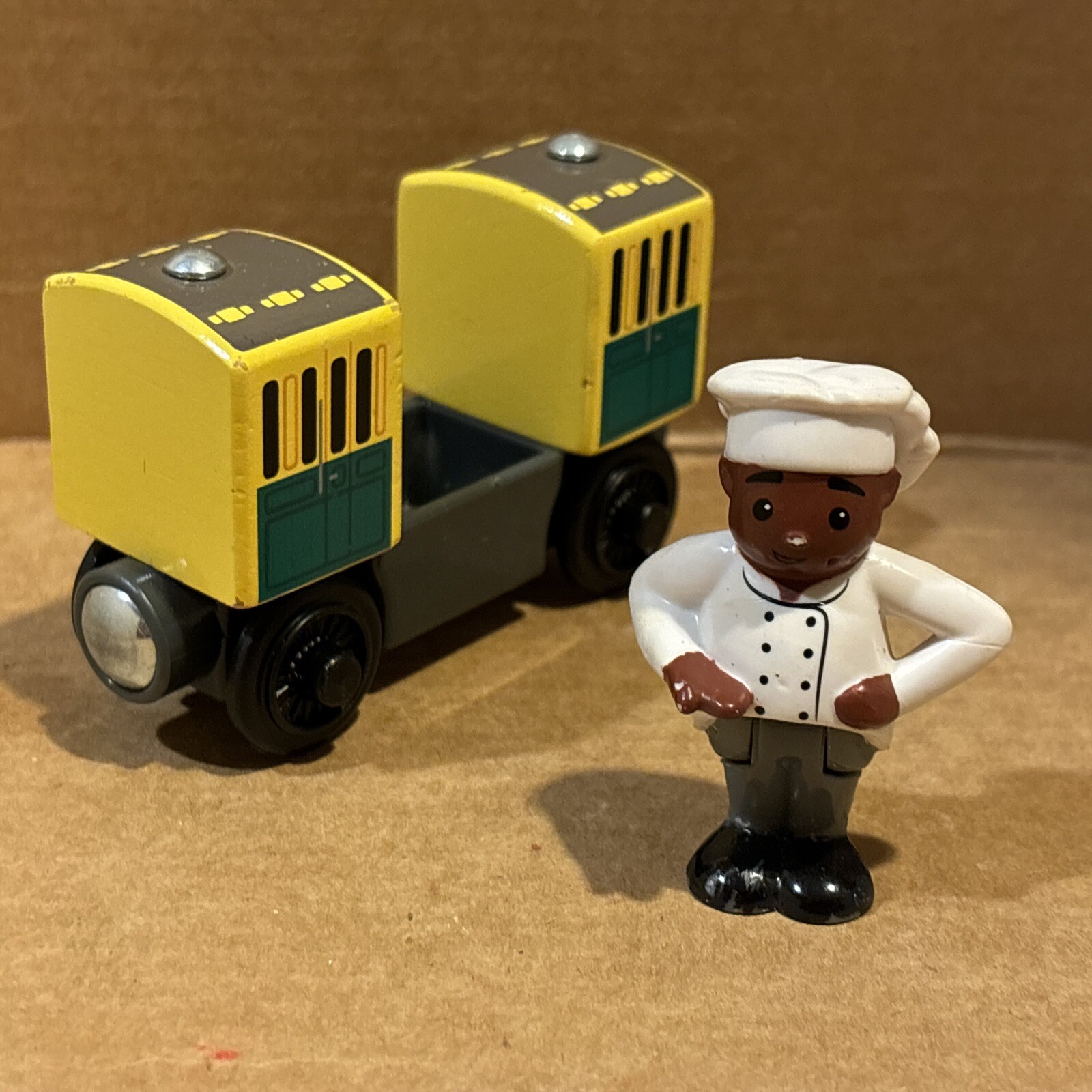 Thomas & Friends Wooden Passenger Coach with Chef Figure from Knapford Station