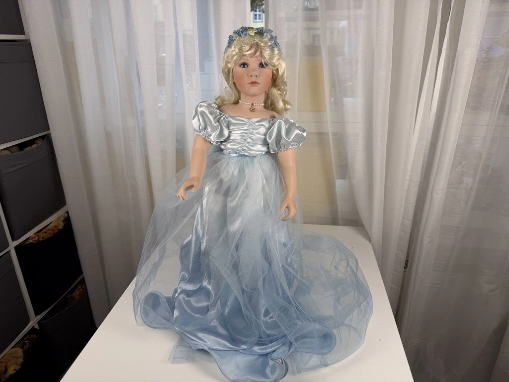 UTE KASE LEPP Porcelaine Poupon de Collection Poupée 62 Cm. État