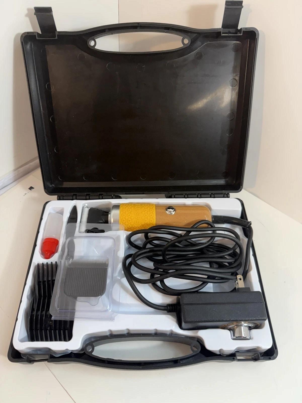 Professional 200W Pet Dog Hair Clipper Grooming Kit - Adjustable Speed TrimmerWC