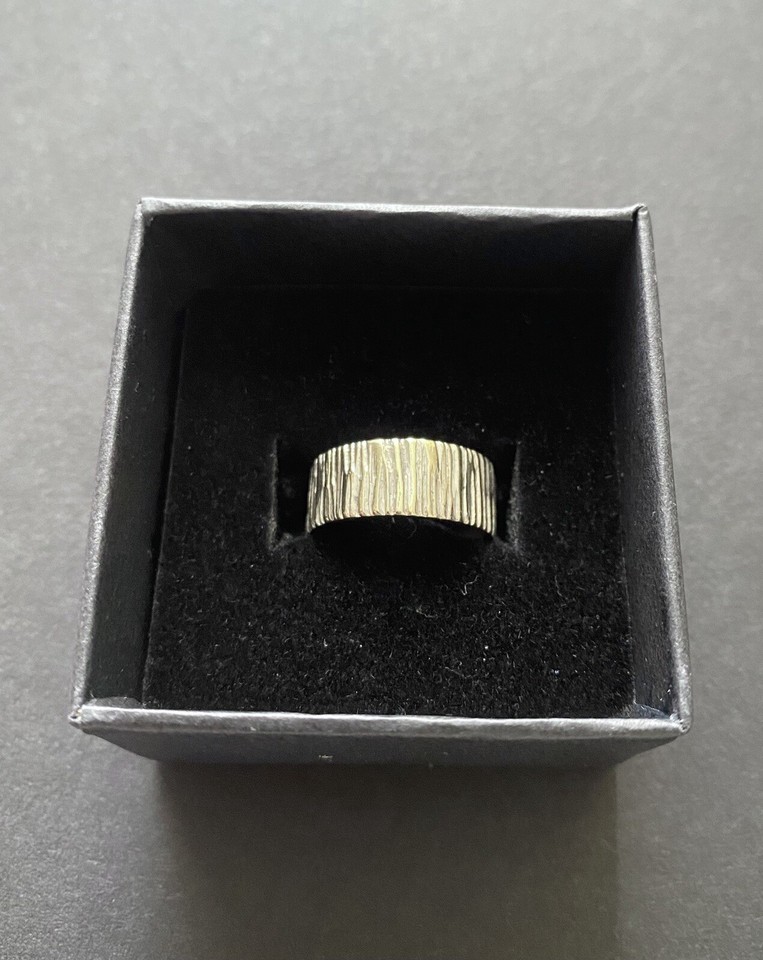 Vintage CPS Birmingham 1970 9ct White Gold 7mm Band Ring Bark Effect