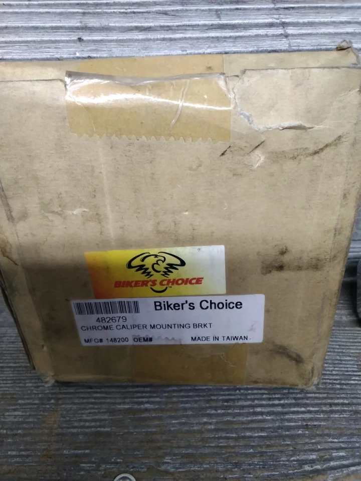 Хромированный кронштейн для крепления тормозного суппорта Harley Davidson Touring Dyna BC 482679 оригинальный - Изображение 3 из 4