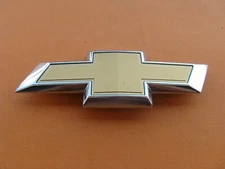 18 19 20 CHEVROLET TRAVERSE REAR TRUNK LID GATE EMBLEM LOGO BADGE SYMBOL A35832