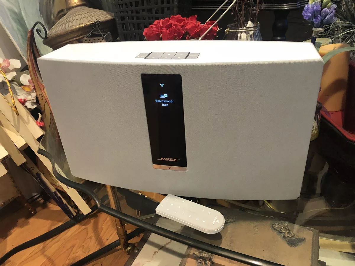 Bose SoundTouch 30 Series III Wireless Bluetooth Music System White 120 V US !!