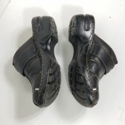 Thom McAn shackle  black clogs sz 7.5