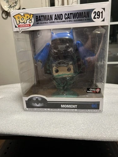 Funko Pop! Moments: DC Universe -Batman and Catwoman - GameStop (Exclusive) #291