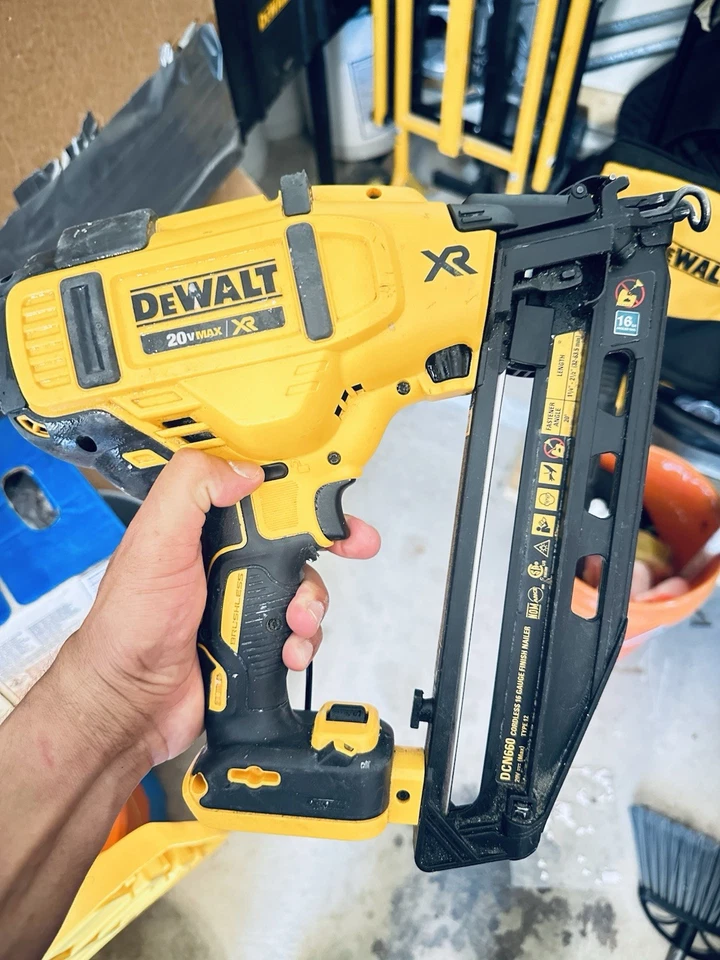 DEWALT 18V Nail Gun - Image 2 of 2