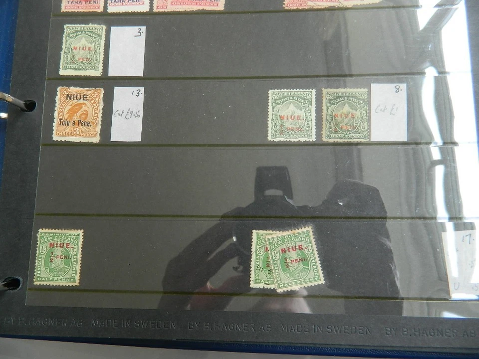 COLECCIÓN DE SELLOS NIUE EN ÁLBUM DE LAS PRIMERAS SOBREIMPRESIONES DE NUEVA ZELANDA Foto 3 de 4