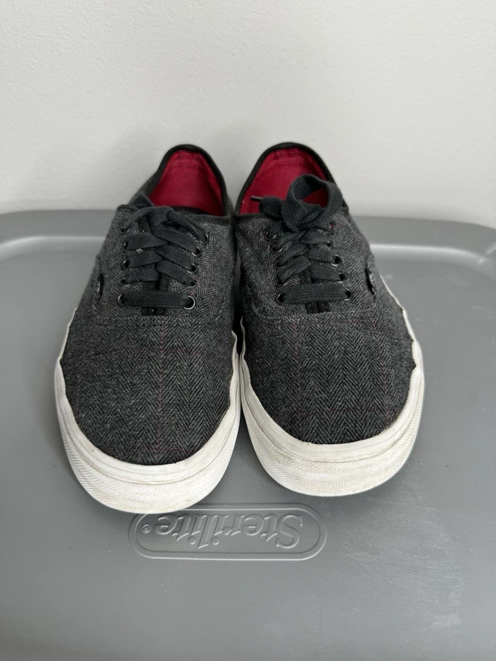 Vans Classic Black Skateboard Shoes (Men’s Size 10) - Image 2 of 4