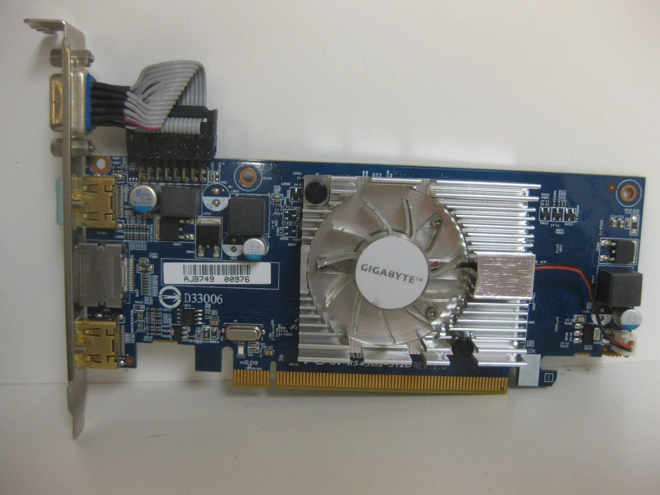 GIGABYTE Radeon HD 5450 512MB DDR2 PCI Express 2.1 x16 Video Card GV-R545D2-512 - Image 4 of 4