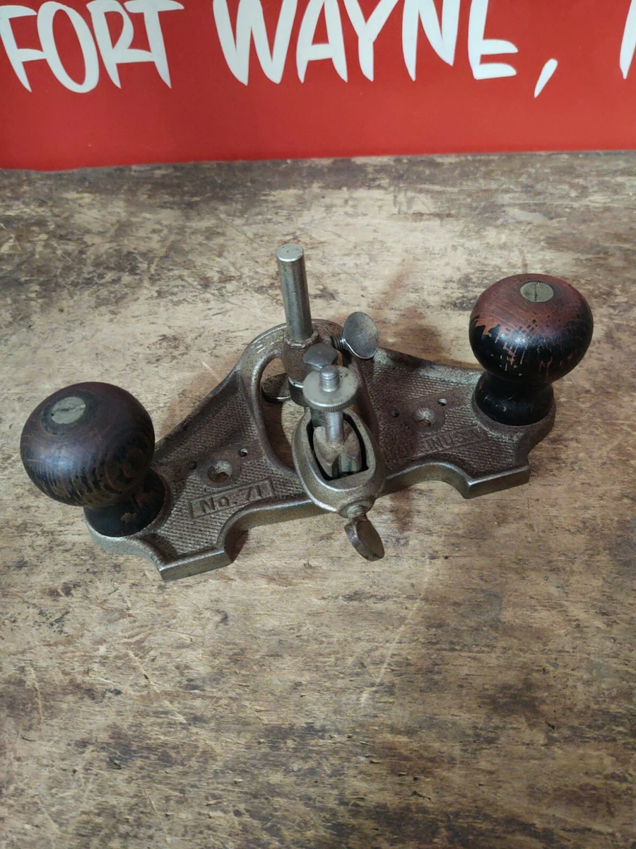VINTAGE STANLEY NO. 71 USA WOODWORKING ROUTER PLANE with Cutter