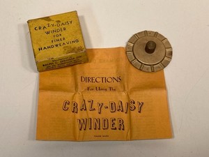 Vintage Crazy-Daisy winder handweaving tool w/orig box & instructions