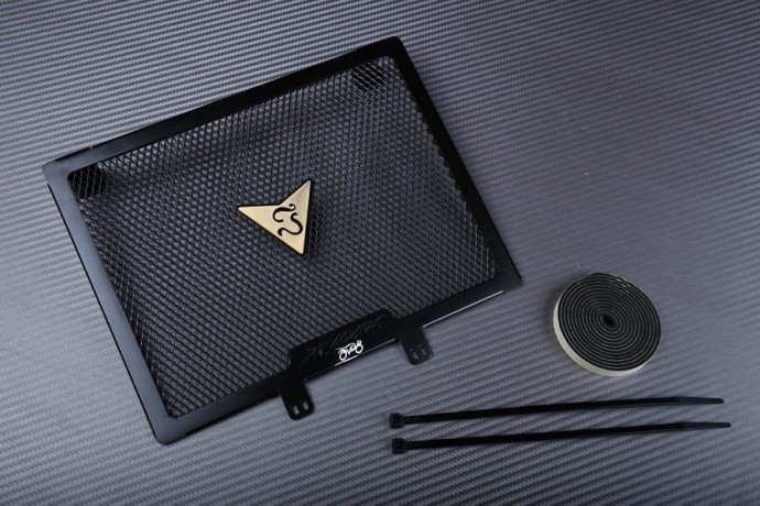 Grille de protection de radiateur AVDB XMAX 400 idéale pour sécuriser vos trajets urbains