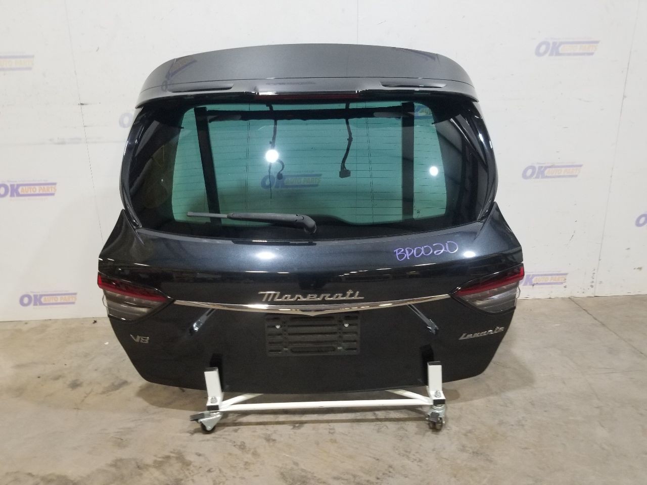 22 2022 MASERATI LEVANTE OEM TRUNK HATCH LIFTGATE BLACK 
