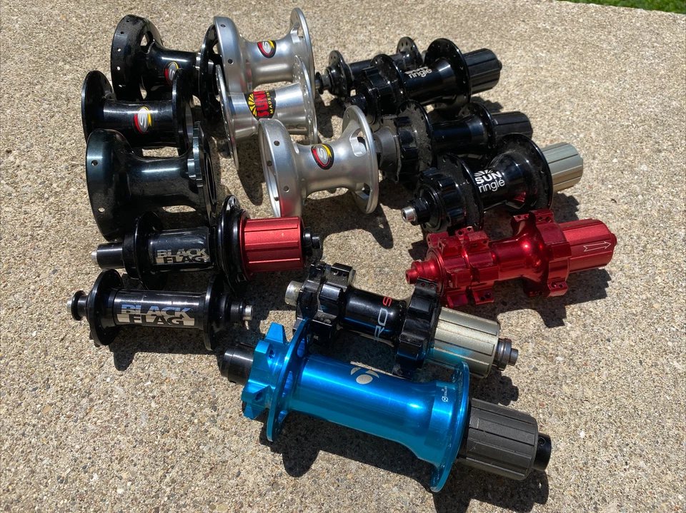 Lote De 15 Bujes Sun Ringlé Bontrager Delanteros Traseros MTB Pulgas Disco Llanta Piezas Reconstrucción Foto 2 de 4