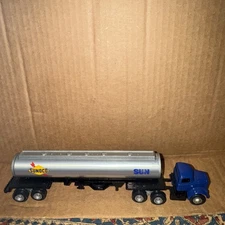 Sunoco Oil Company Tanker 1983 Winross Truck L/T