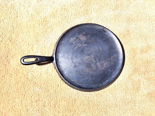 Griswold no. 8  Cast Iron Griddle Large Block 608 in Very Nice Condition