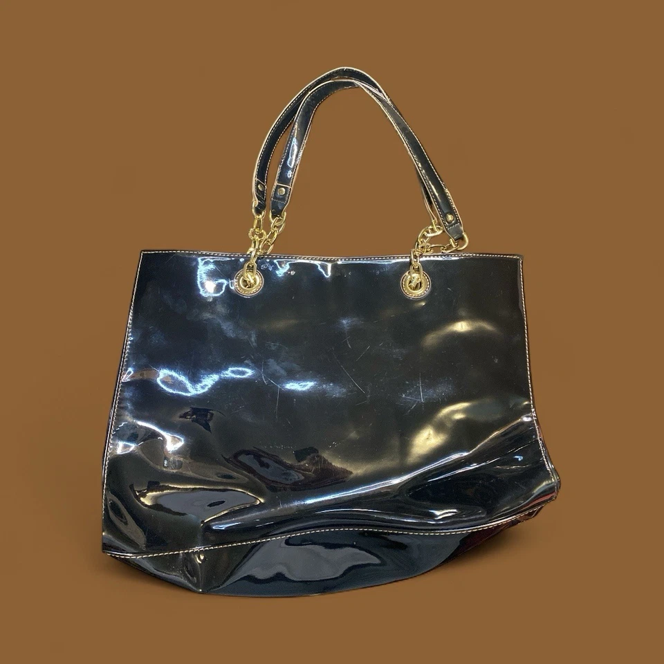 Bolsa tote Anne Klein couro envernizado preta gráfica estampa leão ombro grande - Imagem 3 de 4