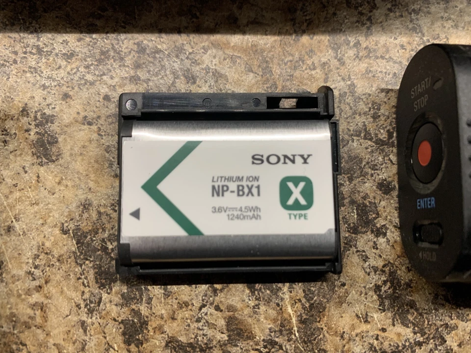 Sony Action Cam (HDR-AS15) with many accessories - Image 3 of 4