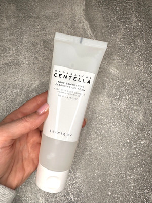 SKIN1004   Madagascar Centella Tone Brightening Cleansing Gel Foam, 125 ml