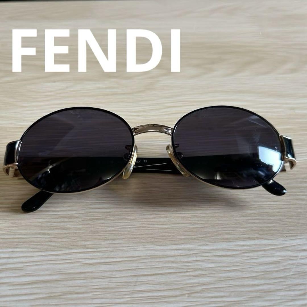 Fendi Oval Black Sunglasses Unworn Classic Style