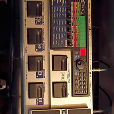 DigiTech GNX4 Digital Multi-Effects Processor...