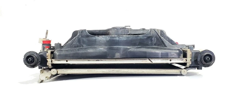 2007 2010 Pontiac Solstice OEM 2.4L Fan Loaded With Radiator and Condenser - Image 4 of 4