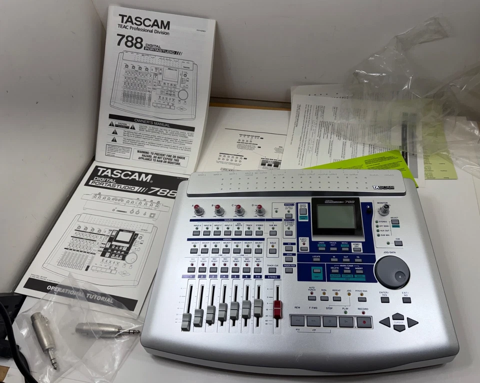 Tascam Digital Portastudio 788 Recording Workstation mit Handbuch Top Zustand