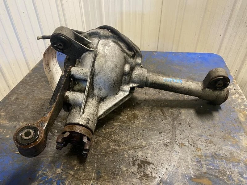 1996-2005 Ford Explorer Front Axle Differential Carrier 3.73 Ratio OEM - Image 2 of 4