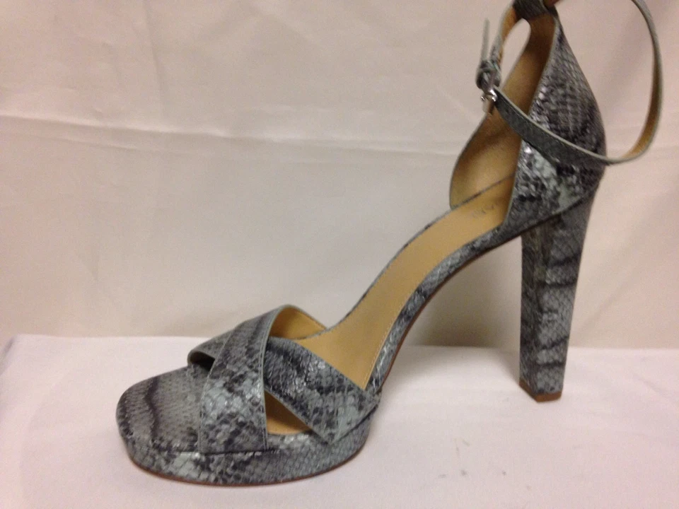 Sandalias Michael Kors Divia con correa al tobillo 9,5 M Celadon 40S6DVHA1E nuevas con caja Foto 2 de 4