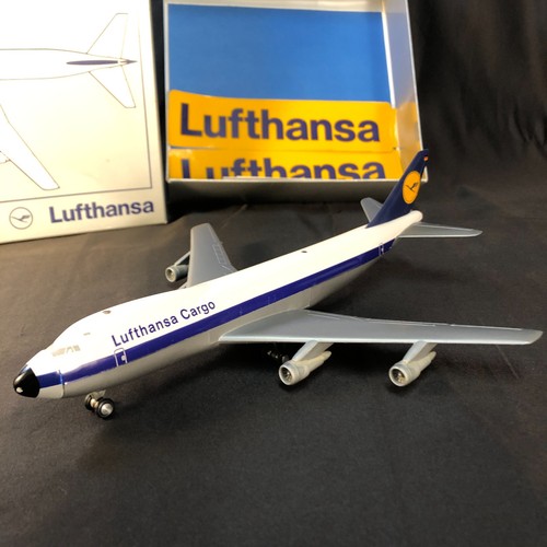 Schabak Lufthansa Cargo Boeing 747 F Model Airplane 1:250 Scale Germany 1026/1 - Picture 4 of 24