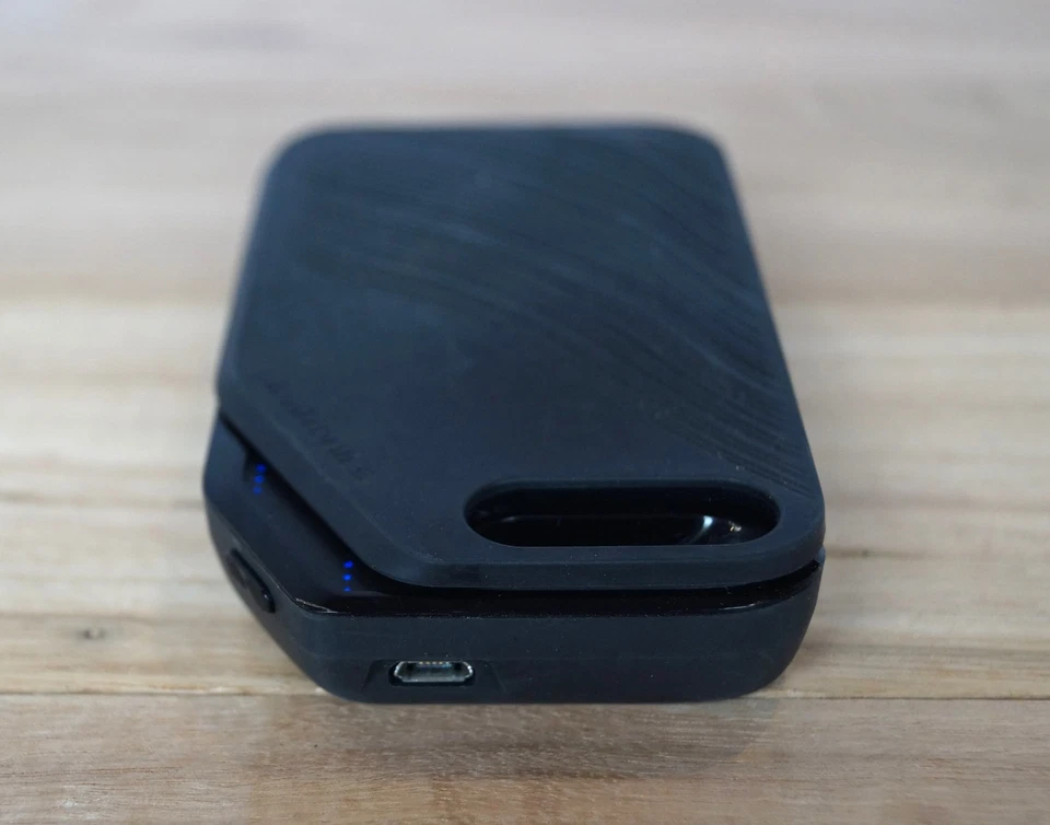 Plantronics Voyager Legend UC B235-M Headset BT600 Bluetooth + Charging Case - Image 4 of 4